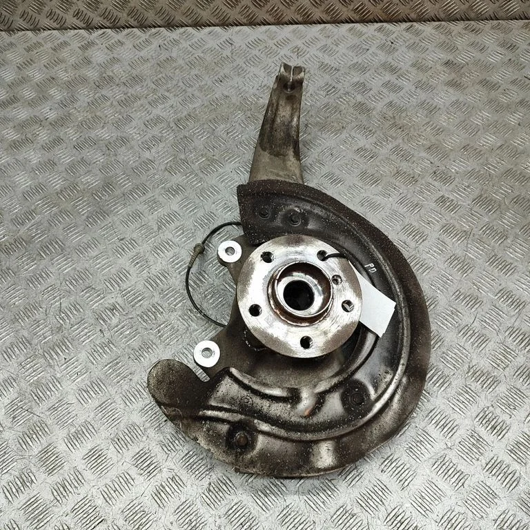 Priekšējā rumba 6890574