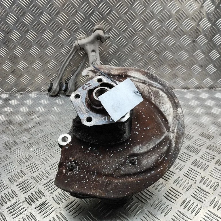 Priekšējā rumba 8W0407242F