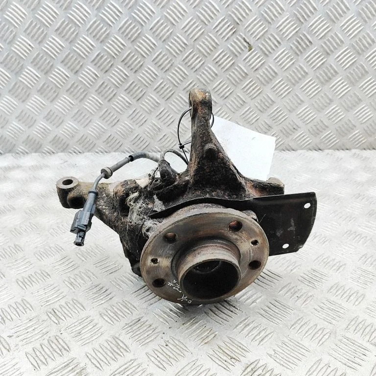 Front wheel hub – Opel Vivaro (2014-2018)