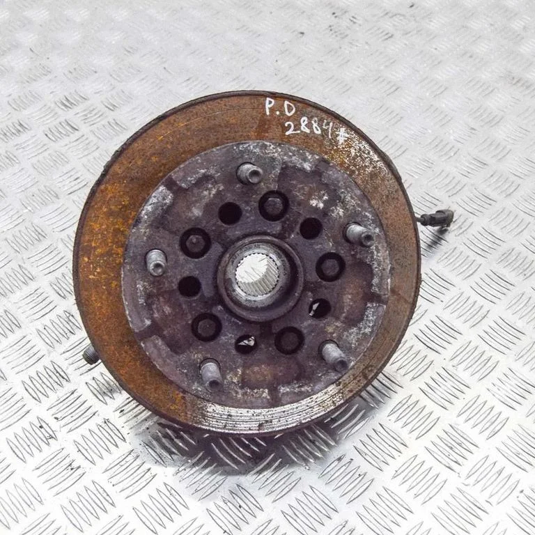 Front wheel hub – right
