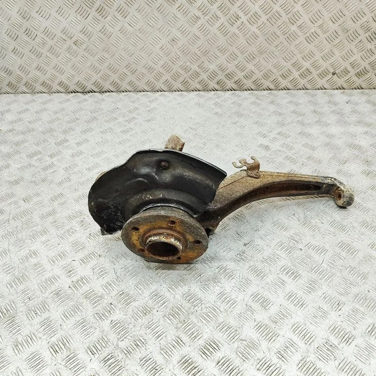 Eesmine rattarumm – Volkswagen Amarok (2010-2020)