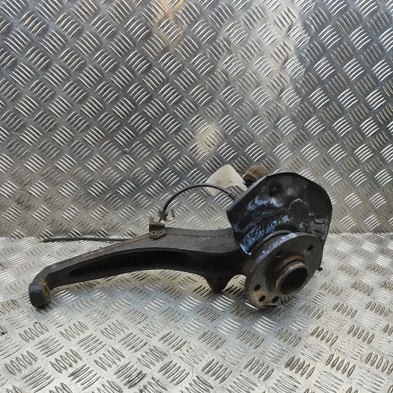 Eesmine rattarumm – Volkswagen Amarok (2010-2020)