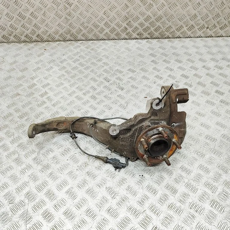 Front wheel hub 8W833K186AC
