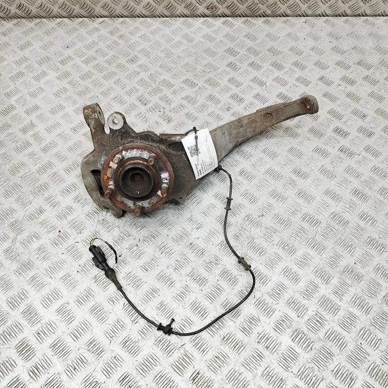 Front wheel hub 8W833K185AC