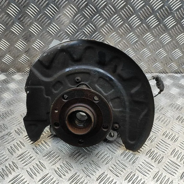 Priekšējā rumba 3Q0400054Q