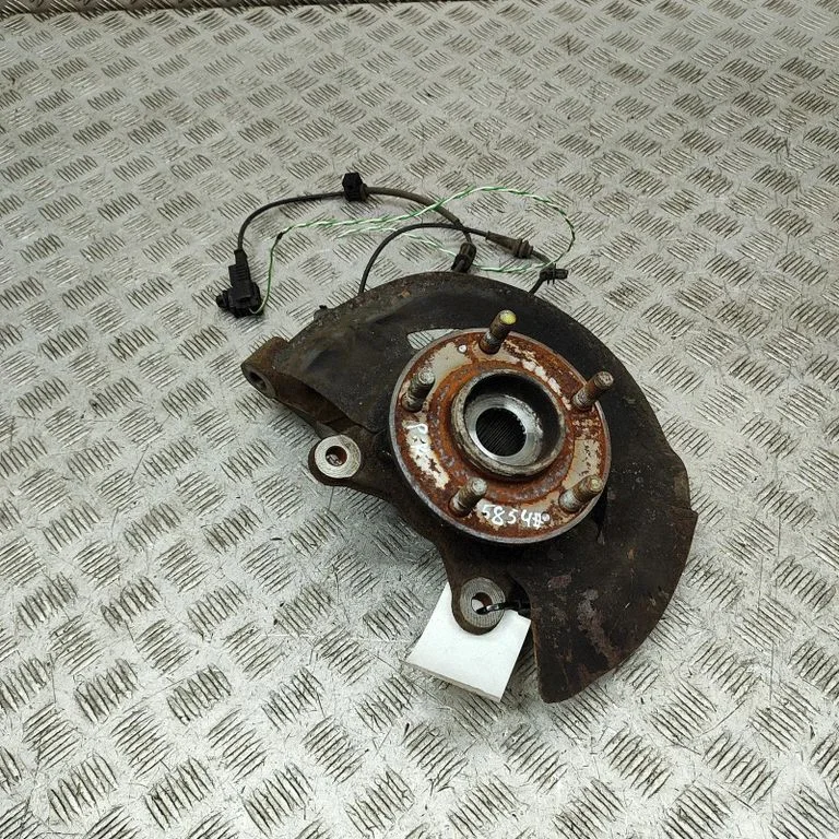 Front wheel hub 51715D7000