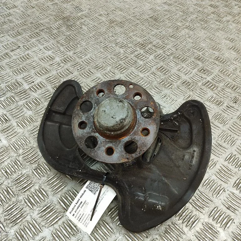 Front wheel hub A2043320101