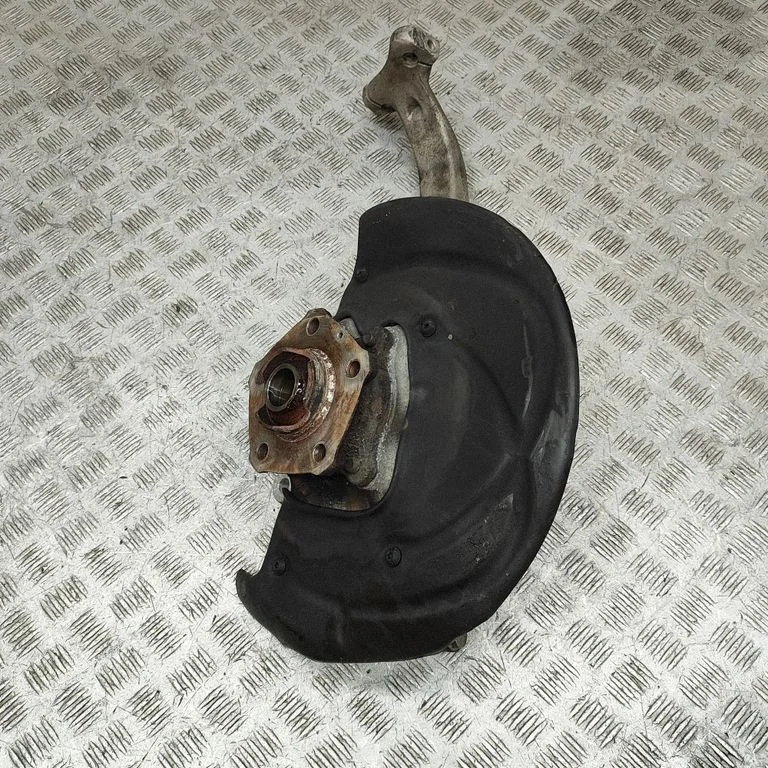 Front wheel hub 4M0407242J