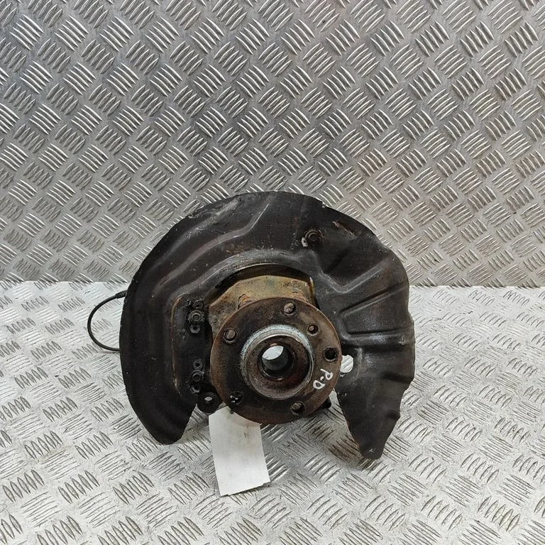 Front wheel hub 6855954