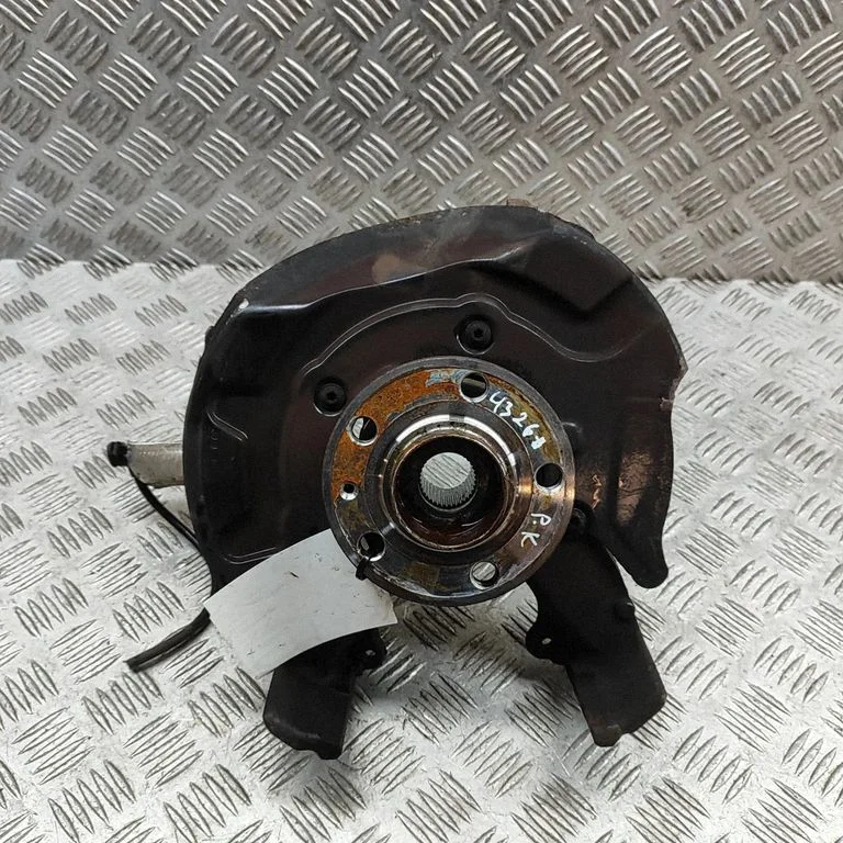 Priekšējā rumba 2Q0400053CE