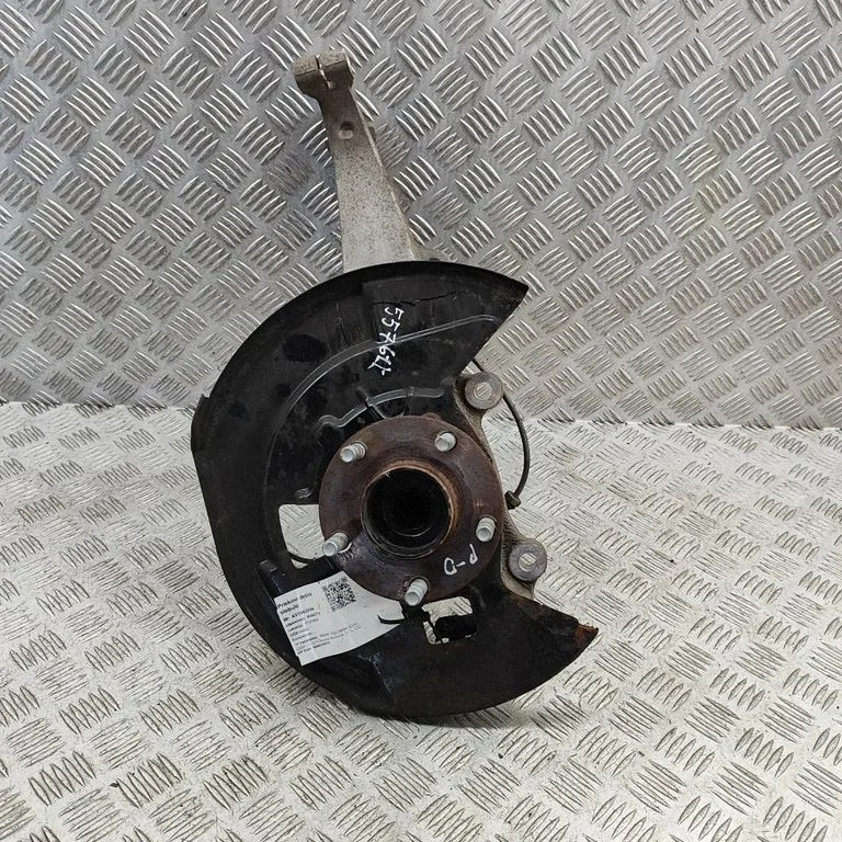 Front wheel hub – Nissan 370Z (2009-2020)