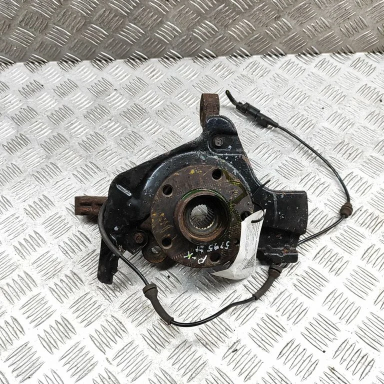 Front wheel hub 52043100
