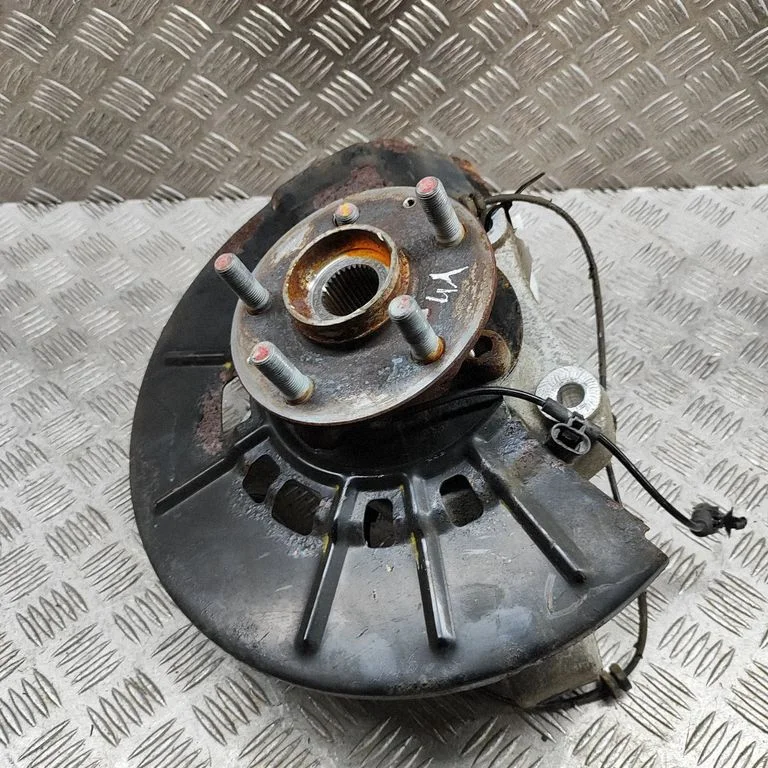 Front wheel hub ST2304101A