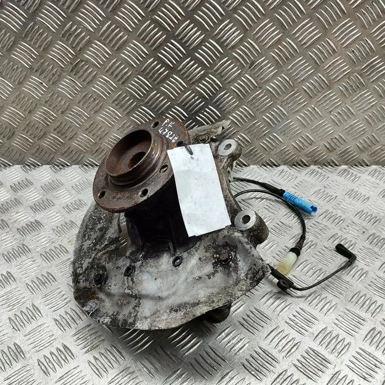 Front wheel hub – BMW 6 Series E63 E64 (2002-2010)