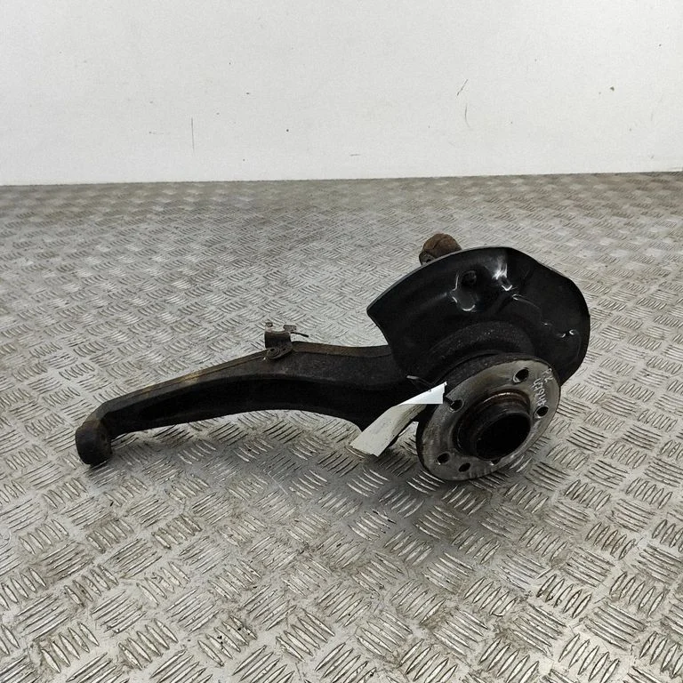 Eesmine rattarumm – Volkswagen Amarok (2010-2020)