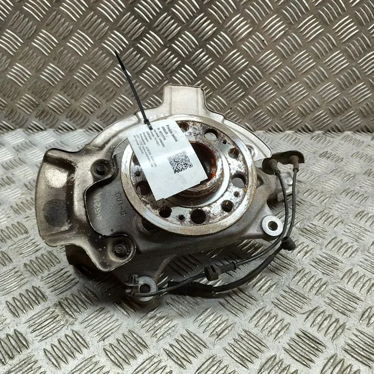 Eesmine rattarumm 51706CU300 – Genesis GV60 (2021-)