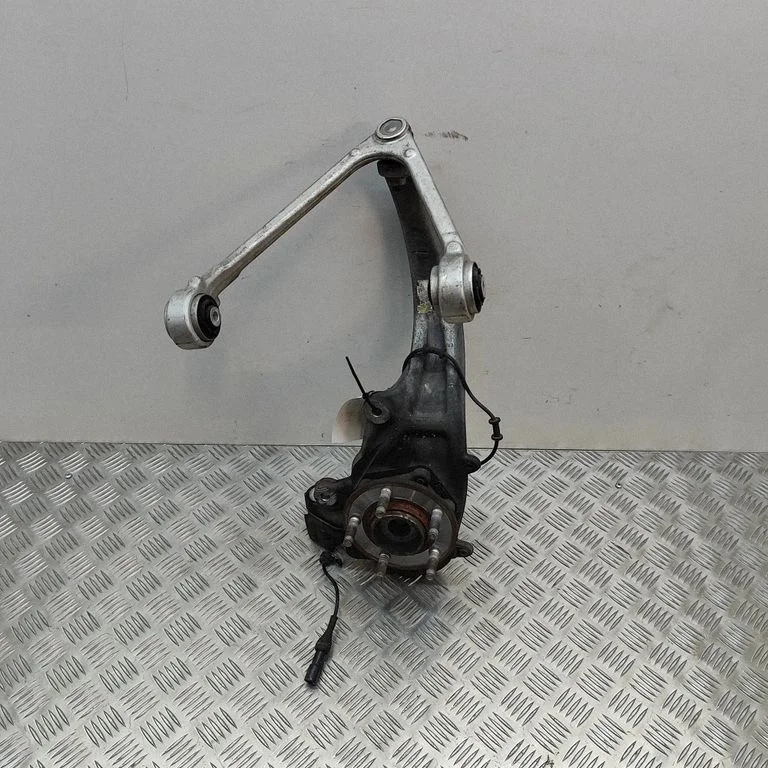Front wheel hub – Jaguar XJ X351 (2009-2019)