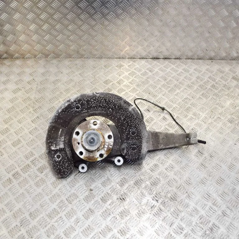 Front wheel hub – Mercedes-Benz ML-Class W164 (2005-2011)