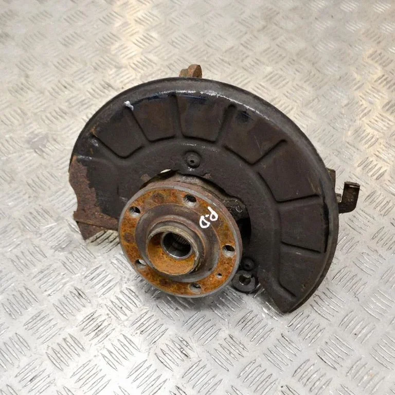 Front wheel hub – Volkswagen Tiguan (2007-2016)