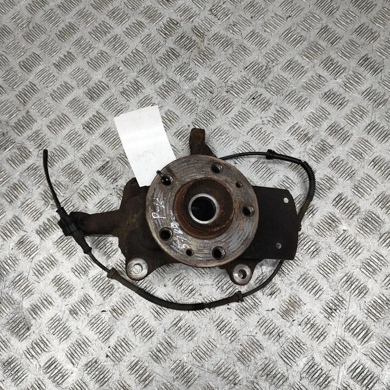 Front wheel hub – Opel Vivaro (2014-2018)