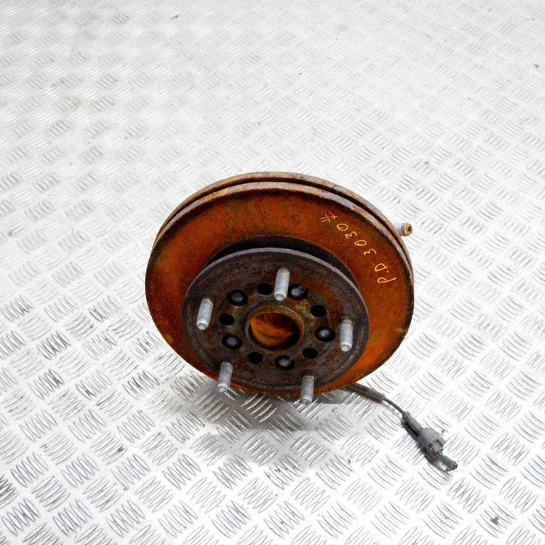Front wheel hub – right