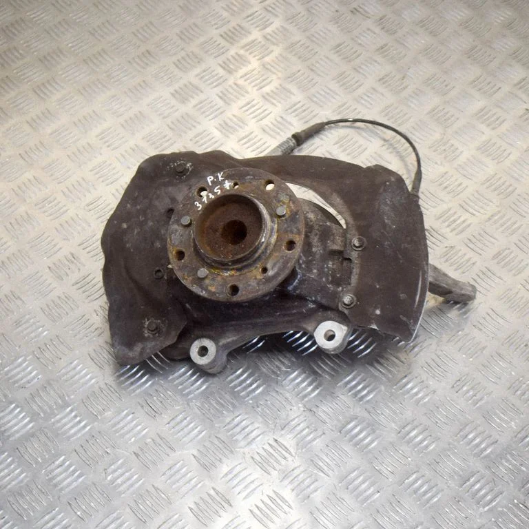 Front wheel hub 2282889