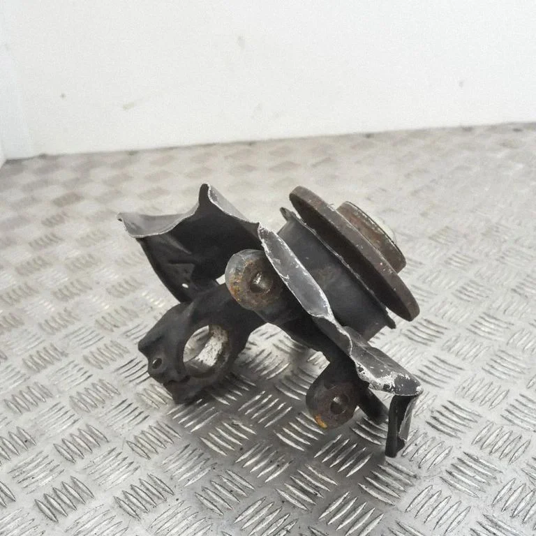 Eesmine rattarumm – BMW Z4 E85 E86 (2002-2008), vasak