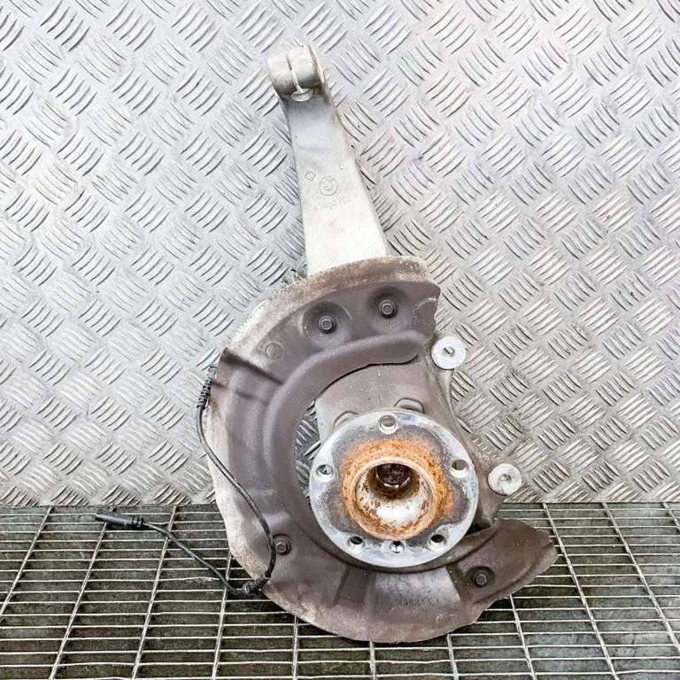 Front wheel hub 6775265