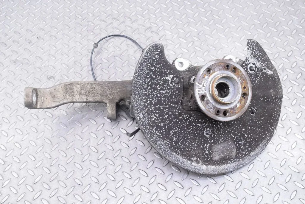 Front wheel hub A1674213900