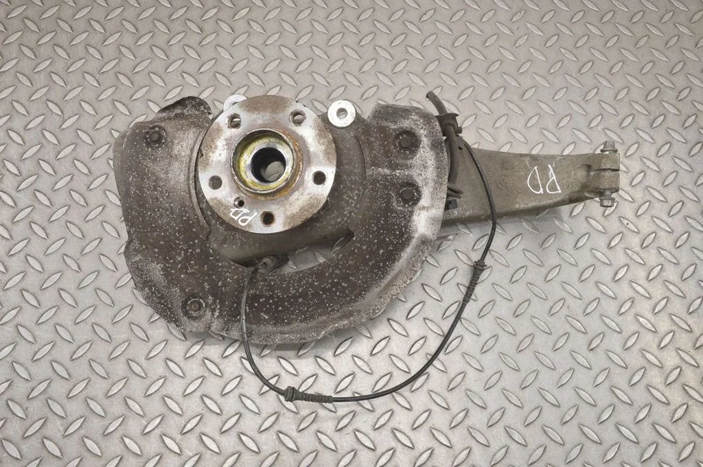 Front wheel hub – BMW i8 (2014-)