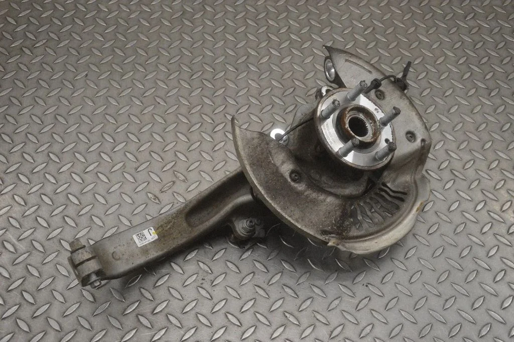 Front wheel hub J9D33K186BC