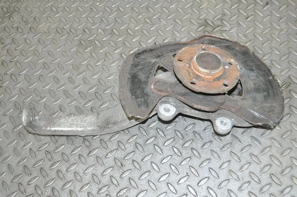 Front wheel hub – Lexus GS 300 350 430 450H (2005-2012)