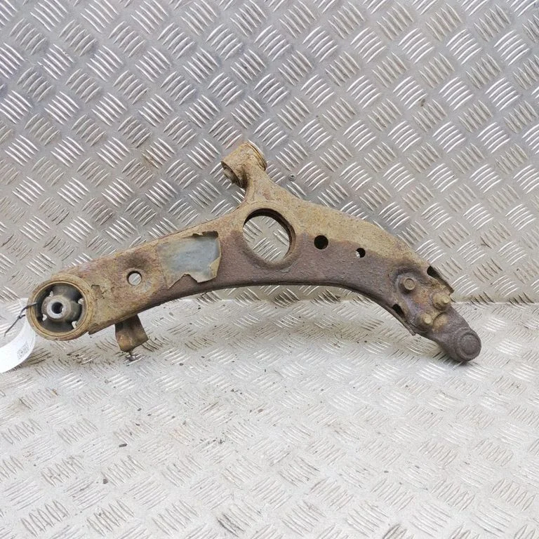 Priekšējā apakšējā svira/svārsts 545002W200