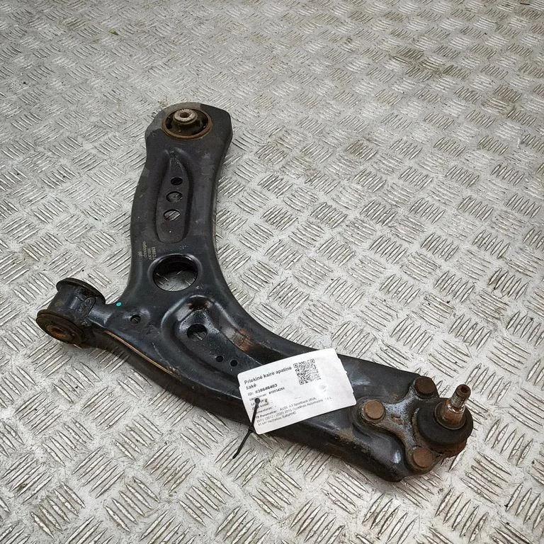 Priekšējā apakšējā svira/svārsts 5Q0407151J