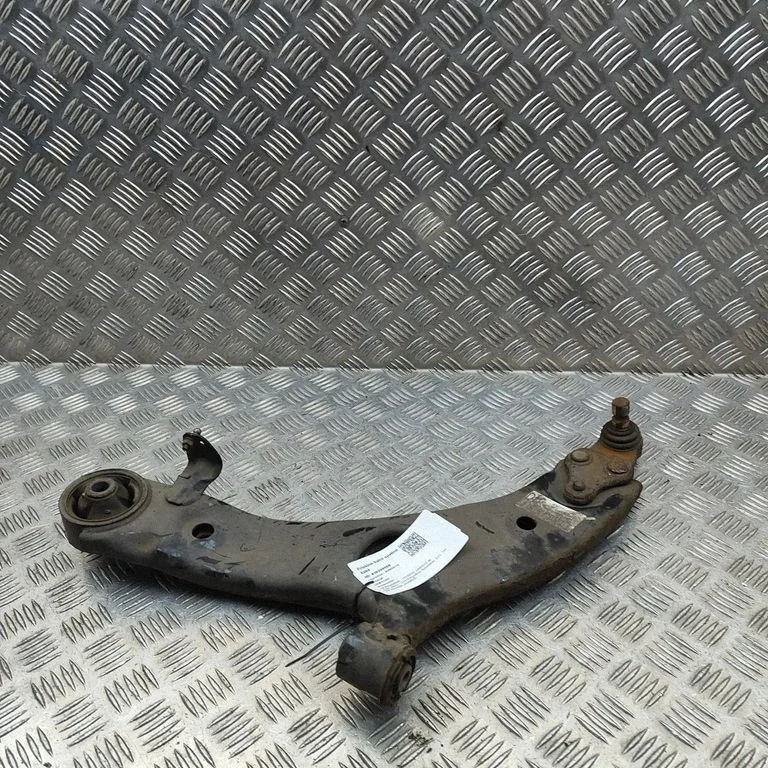 Priekšējā apakšējā svira/svārsts 545002W600