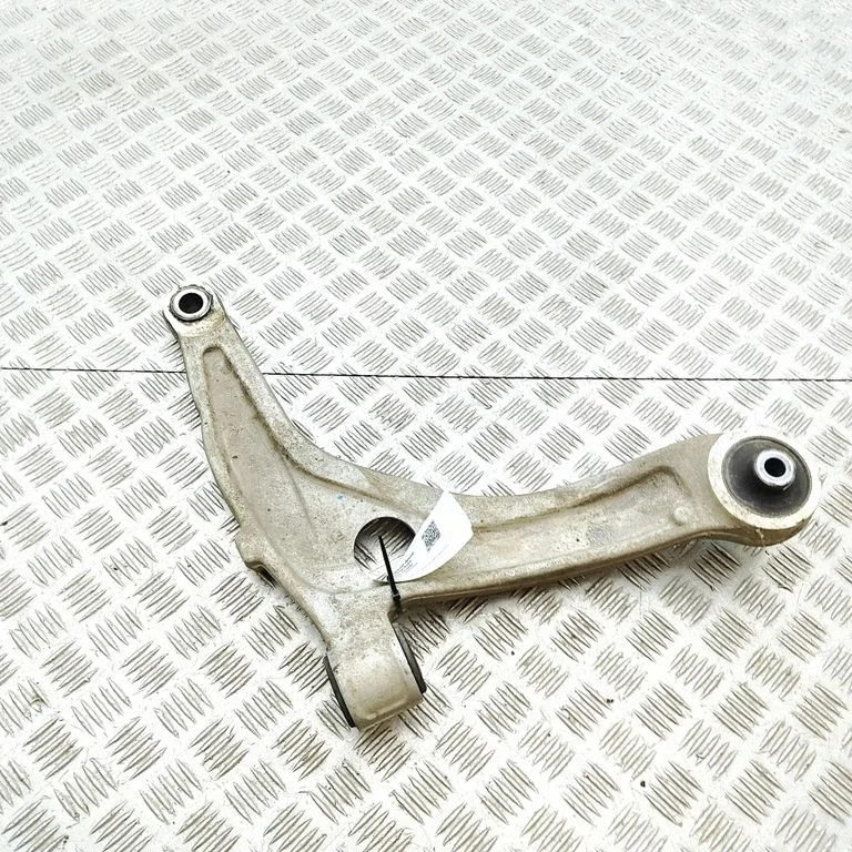 Priekšējā apakšējā svira/svārsts 545002191R