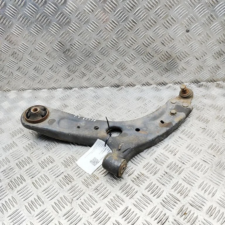 Priekšējā apakšējā svira/svārsts 54500A6200