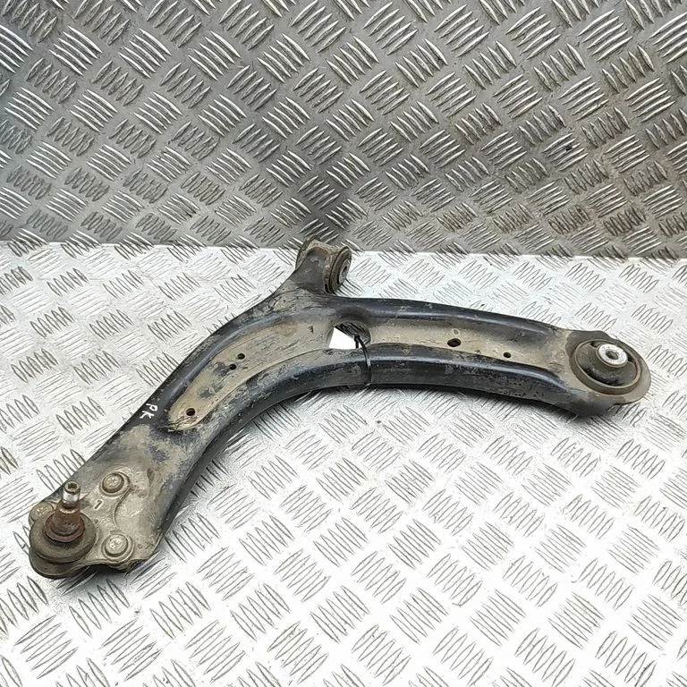 Priekšējā apakšējā svira/svārsts 3Q0407151E
