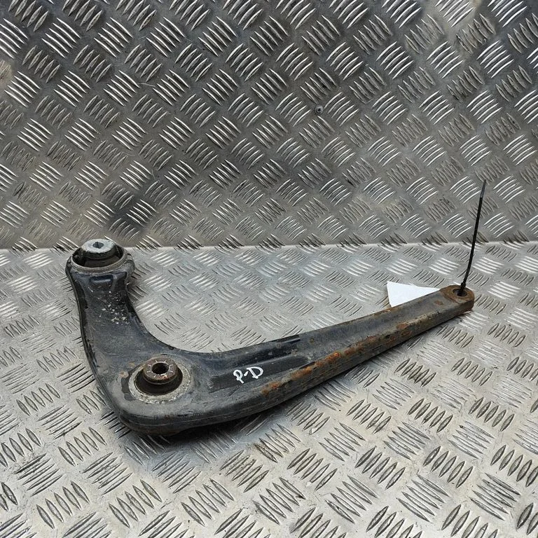 Eesmine alumine õõtshoob – Opel Vivaro (2019-)