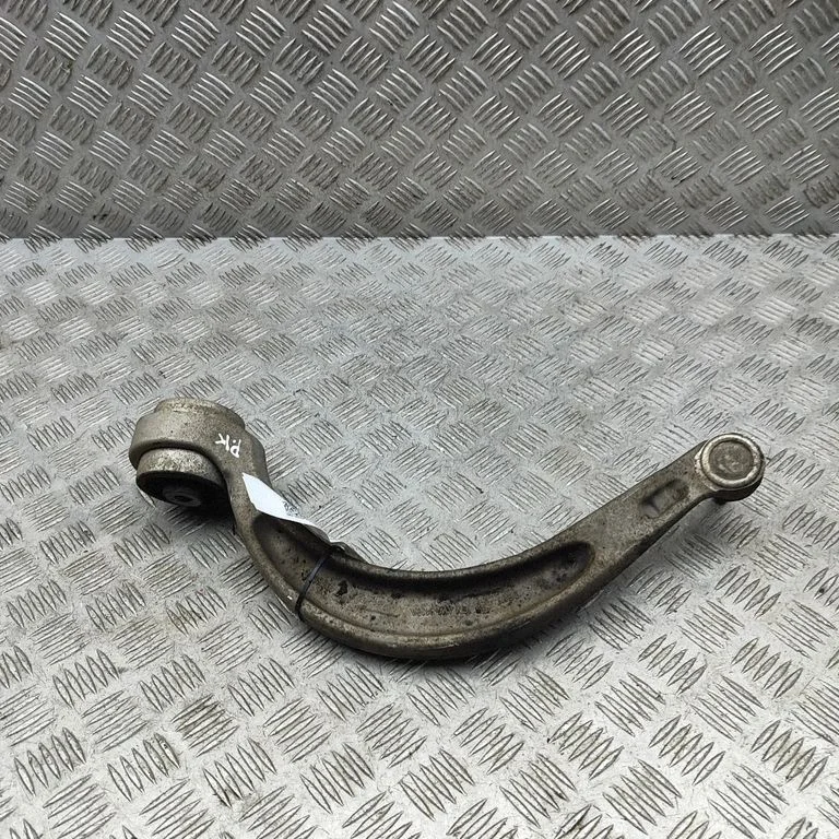 Front lower control arm/wishbone 8W0407695B