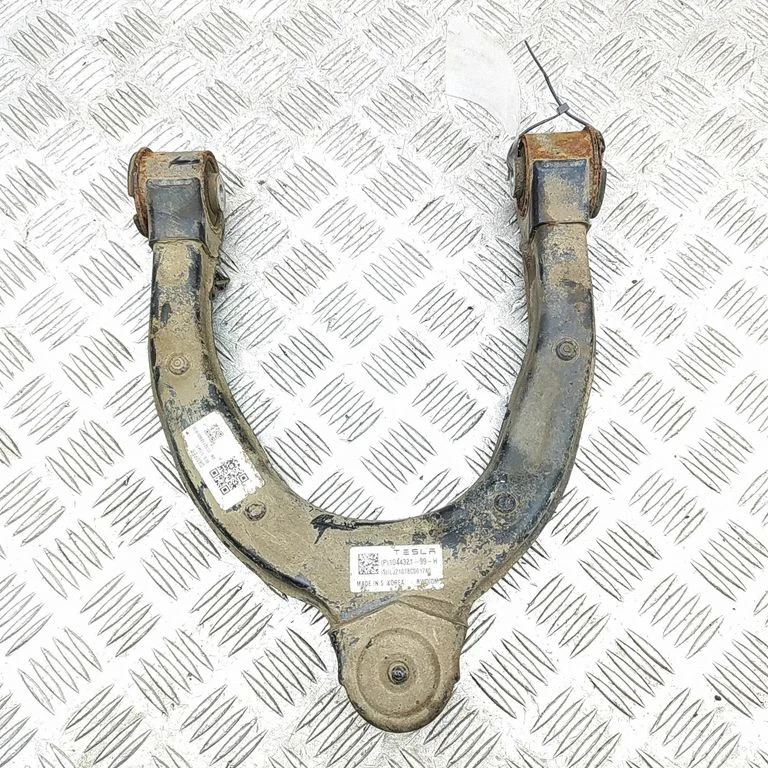 Front lower control arm/wishbone 104432199H