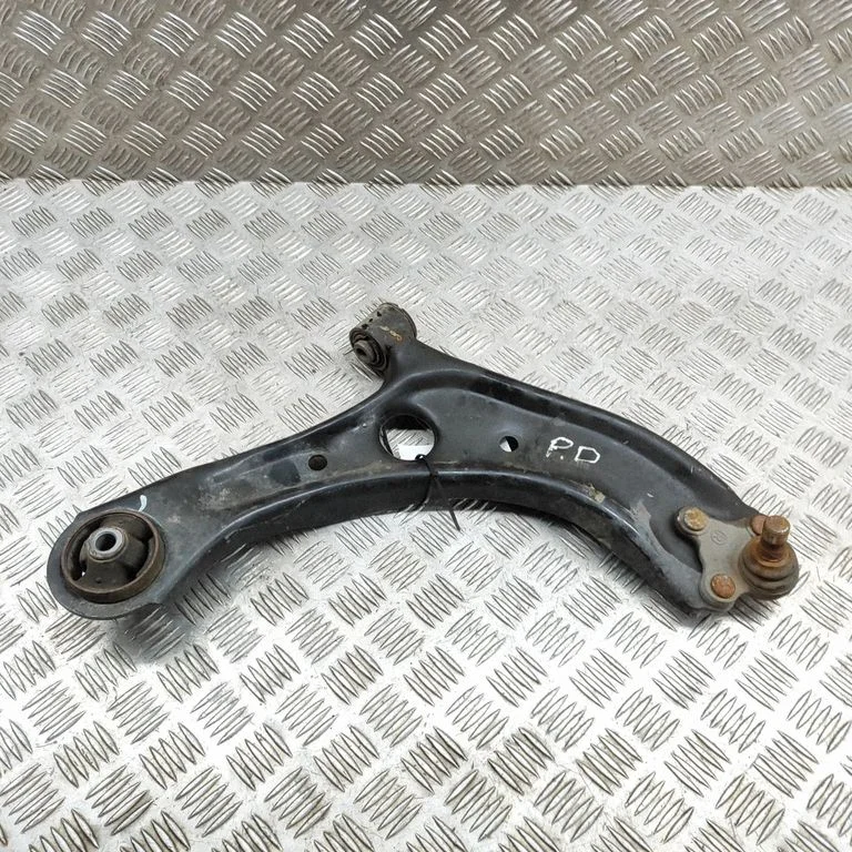 Front lower control arm/wishbone – KIA Sportage (2016-2021)
