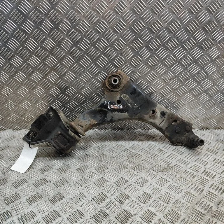 Priekšējā apakšējā svira/svārsts FK723A052AE