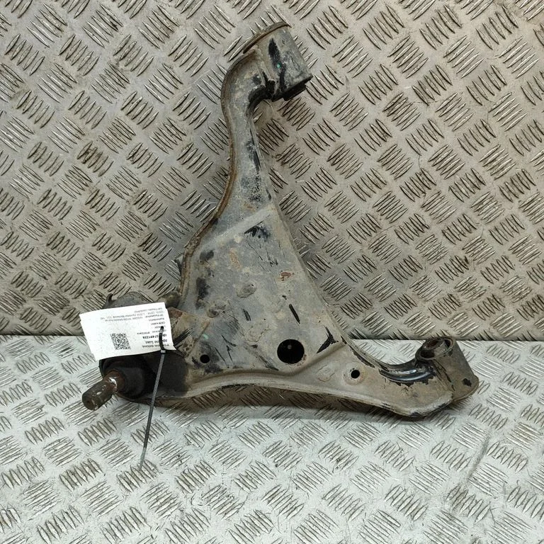 Front lower control arm/wishbone 545004KH1A