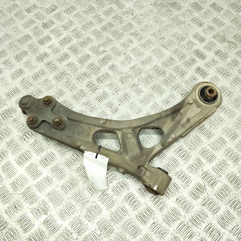 Priekšējā apakšējā svira/svārsts 9815014680