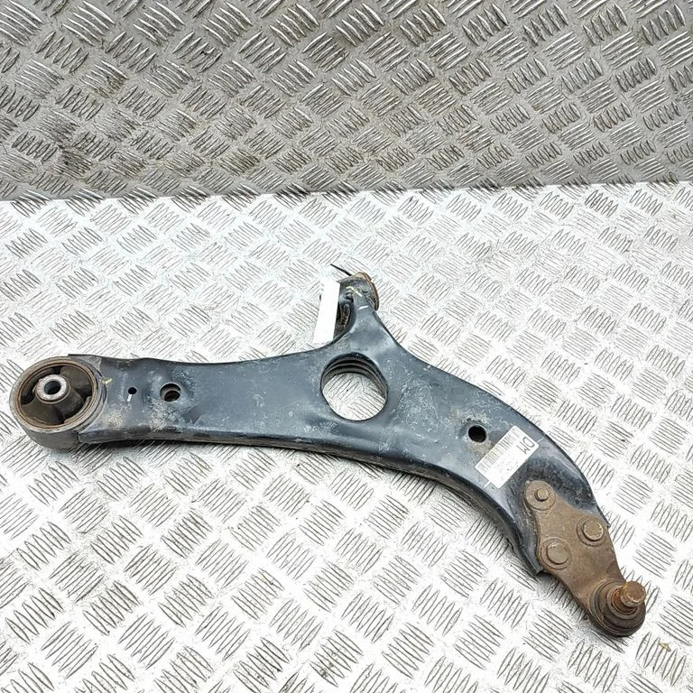 Priekšējā apakšējā svira/svārsts 545012W600