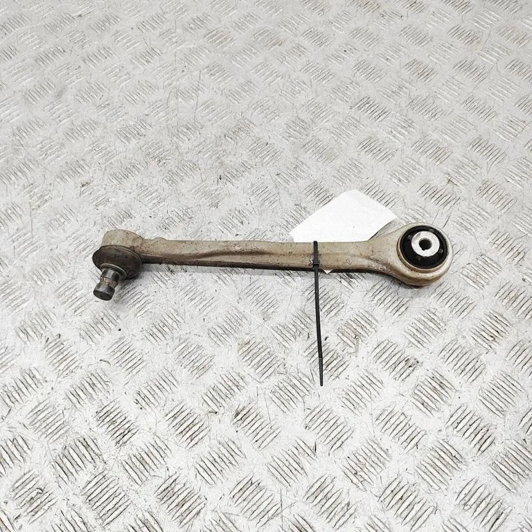 Priekšējā apakšējā svira/svārsts 4M0407505B