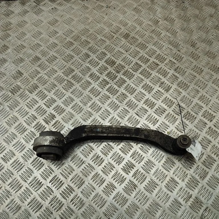 Front lower control arm/wishbone 4E0407696