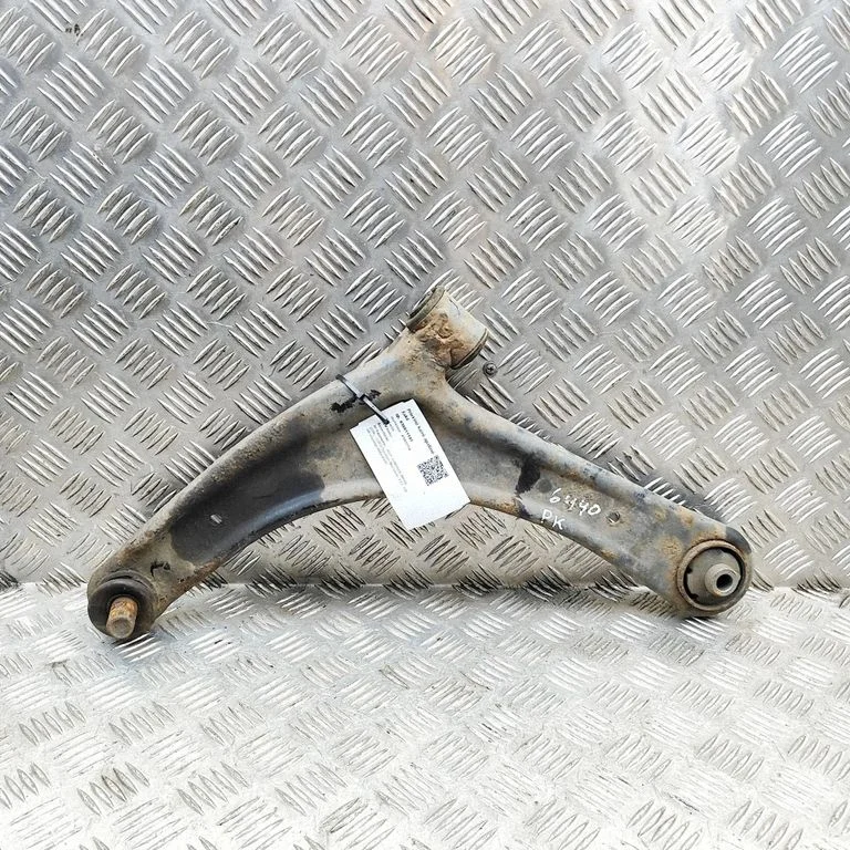 Priekšējā apakšējā svira/svārsts 05105041AG