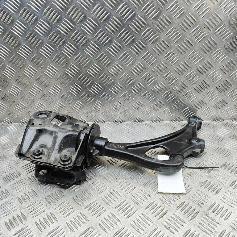 Priekšējā apakšējā svira/svārsts KBB634J50K